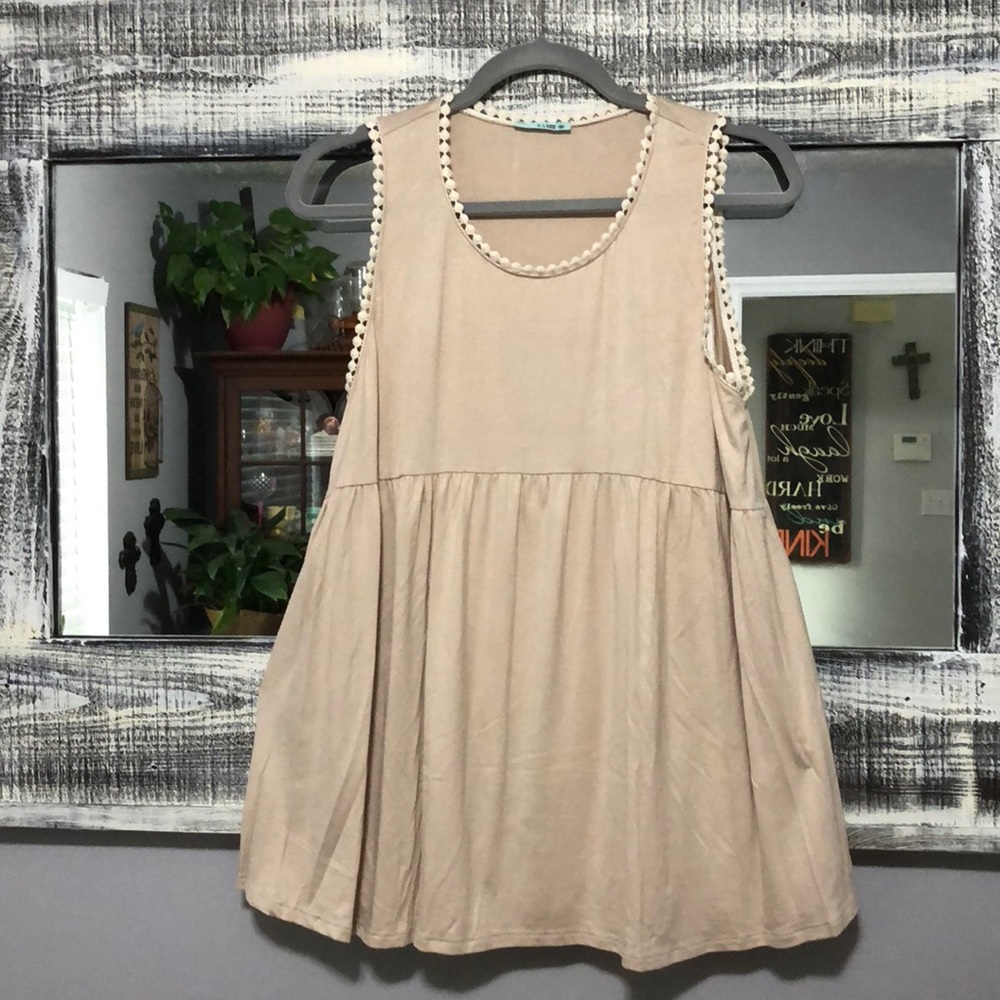 Beautiful Flowy Embellished Tank NWT
